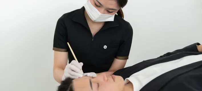 段階的に仕上げる丁寧な施術
